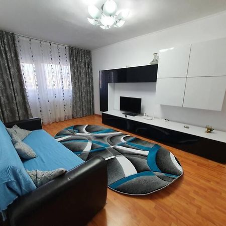 Crema Apartaments Ploiesti Ngoại thất bức ảnh