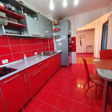 Crema Apartaments Ploiesti Ngoại thất bức ảnh
