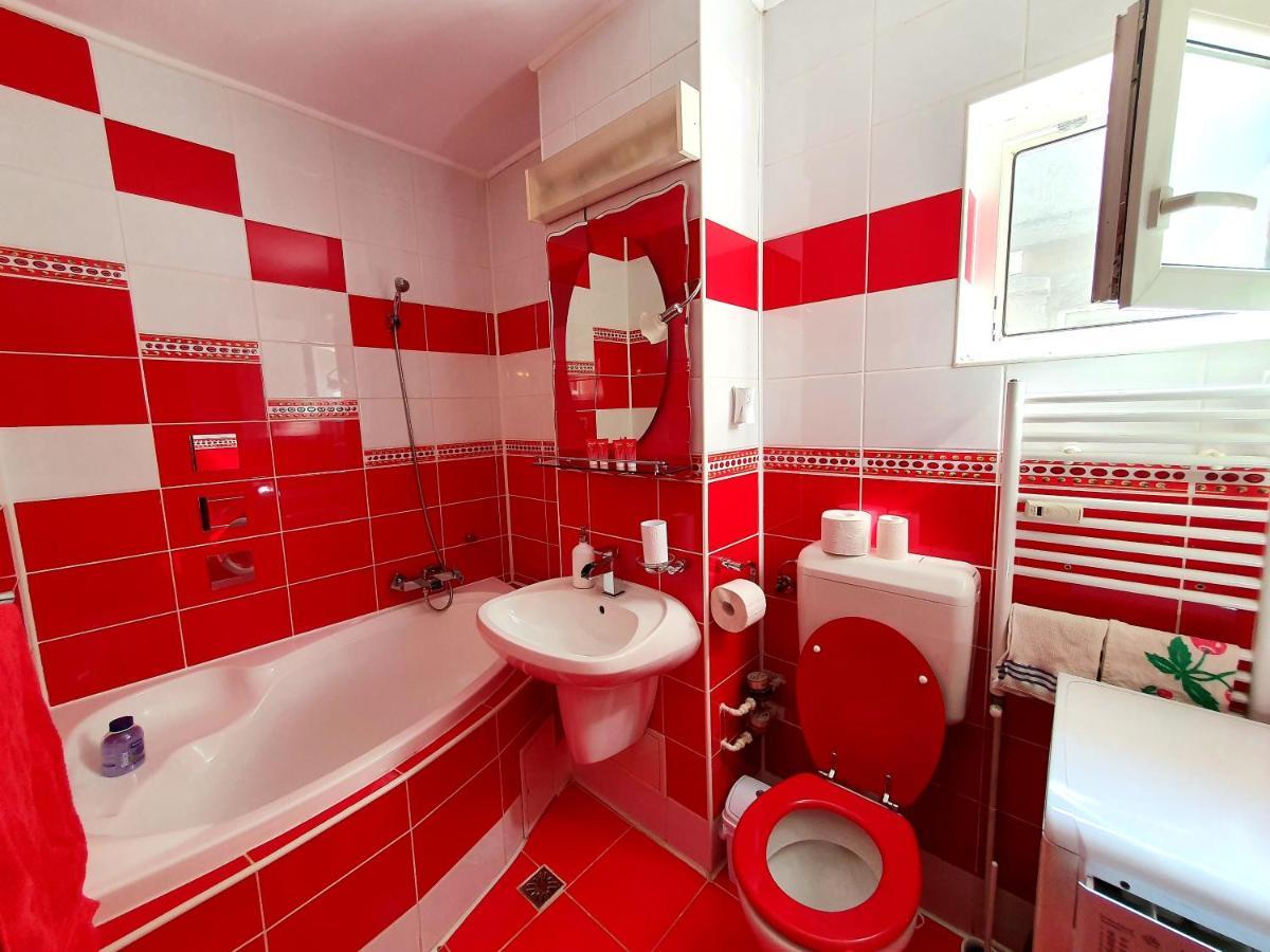 Crema Apartaments Ploiesti Ngoại thất bức ảnh